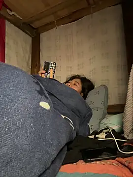 Snapshot of daaqnn chatting on January 5, 11:19 pm daaqnn online show from January 5, 11:19 pm