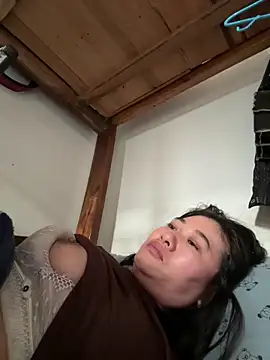 Snapshot of daaqnn chatting on December 22, 12:22 am daaqnn online show from December 22, 12:22 am