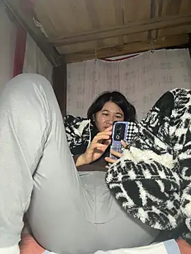 Snapshot of daaqnn chatting on January 15, 12:19 pm daaqnn online show from January 15, 12:19 pm