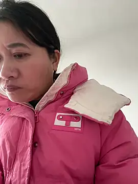 Snapshot of daaqnn chatting on February 19, 1:46 am daaqnn online show from February 19, 1:46 am