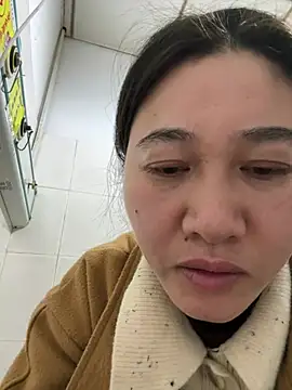 Snapshot of daaqnn chatting on January 18, 2:31 pm daaqnn online show from January 18, 2:31 pm