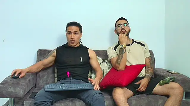 thebadboys05 online show from May 23, 5:39 am