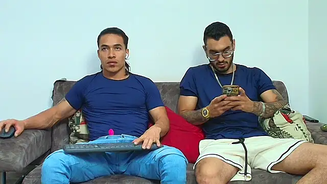 thebadboys05 online show from June 14, 4:14 am