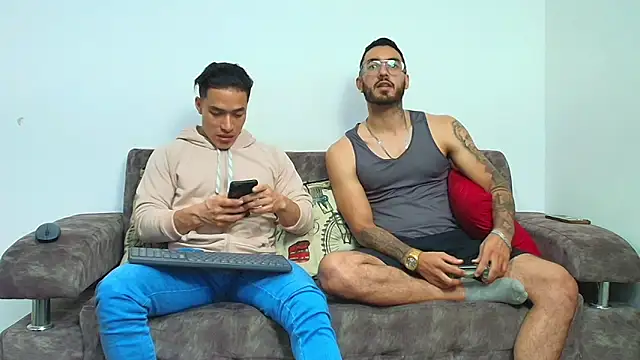 thebadboys05 online show from May 15, 3:48 am