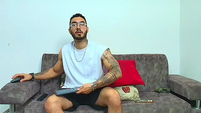 thebadboys05 online show from June 21, 6:08 am