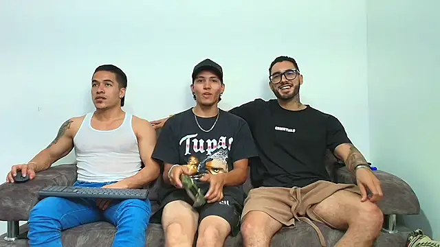 thebadboys05 online show from November 19, 1:49 am