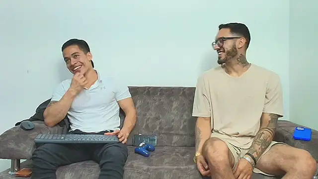 thebadboys05 online show from November 21, 2:10 am