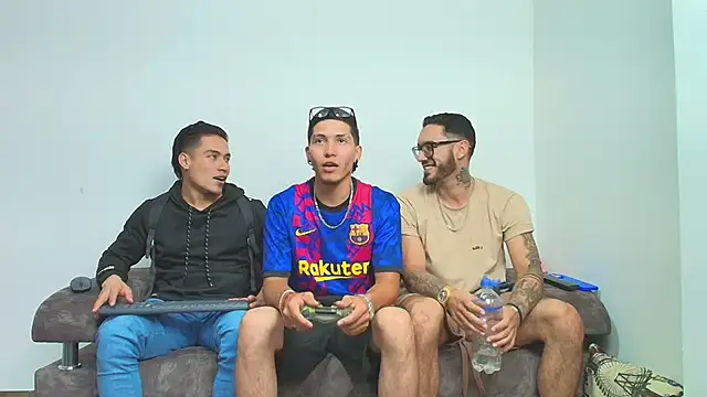 thebadboys05 online show from November 29, 2:01 am