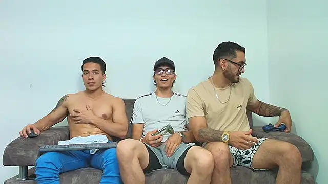 thebadboys05 online show from January 9, 3:13 am