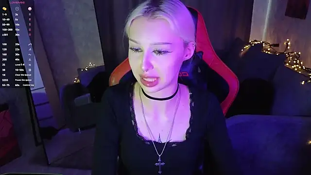 Snapshot of goth__tv chatting on December 21, 10:17 am goth tv online show from December 21, 10:17 am