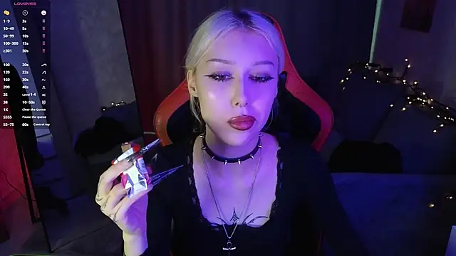 goth  tv online show from December 19, 12:07 pm