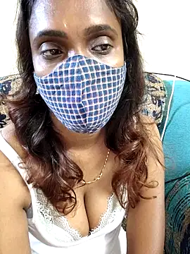 Queen-dhivya online show from December 4, 3:49 am