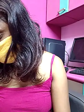 Queen-dhivya online show from March 27, 6:20 pm