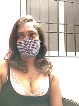 Queen-dhivya online show from February 6, 4:58 pm