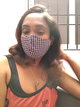 Queen-dhivya online show from February 3, 5:40 pm