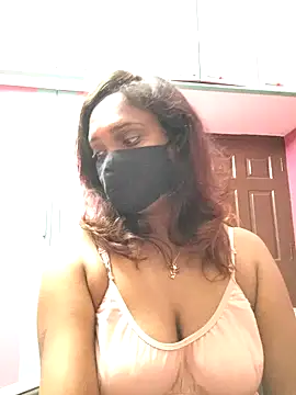 Queen-dhivya online show from February 5, 11:55 pm