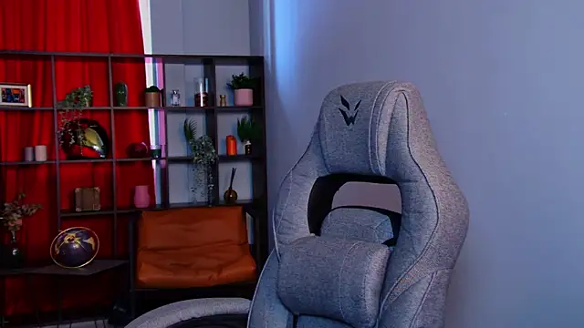 ElinVale online show from March 27, 11:33 am