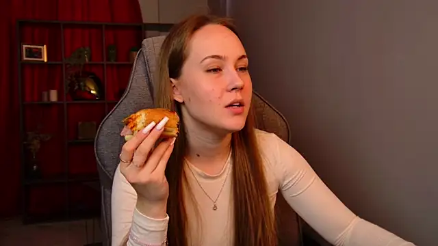 ElinVale online show from April 1, 8:48 am