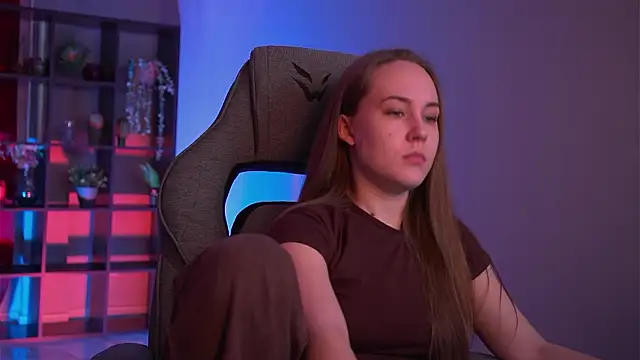 ElinVale online show from January 15, 11:57 am