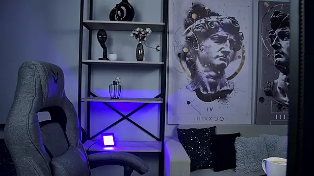 ElinVale online show from March 10, 12:31 pm