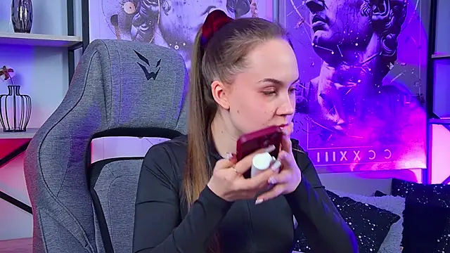 ElinVale online show from February 7, 2:58 pm