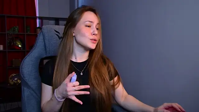 ElinVale online show from April 4, 12:01 pm