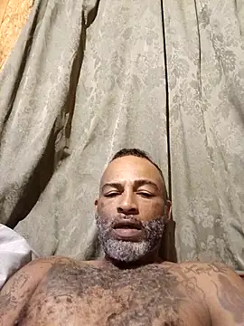 Snapshot of TGLZaddy chatting on November 29, 10:59 am TGLZaddy online show from November 29, 10:59 am