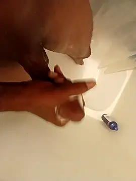 Snapshot of TGLZaddy chatting on December 4, 1:15 am TGLZaddy online show from December 4, 1:15 am