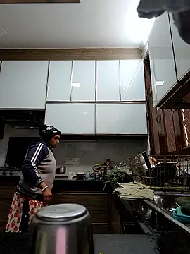 Hot-Sana2 online show from January 8, 6:30 am