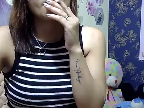 Snapshot of maira_33 chatting on April 25, 1:14 pm maira 33 online show from April 25, 1:14 pm