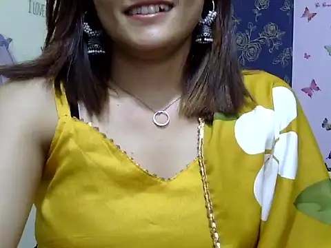 Snapshot of maira_33 chatting on April 24, 7:43 am maira 33 online show from April 24, 7:43 am