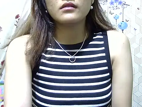 Snapshot of maira_33 chatting on January 15, 7:56 am maira 33 online show from January 15, 7:56 am