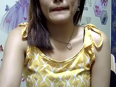 Snapshot of maira_33 chatting on May 5, 1:14 pm maira 33 online show from May 5, 1:14 pm