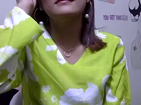 maira 33 online show from March 20, 3:13 pm