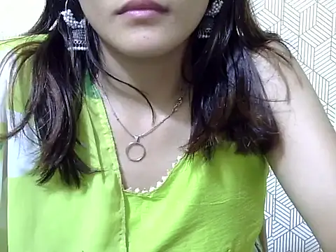 maira 33 online show from November 30, 1:12 pm