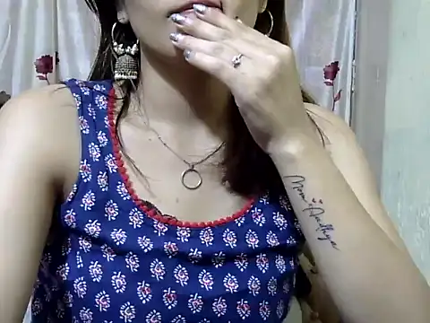 maira 33 online show from November 22, 2:27 pm