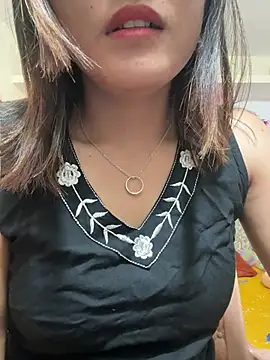 maira 33 online show from July 29, 2:05 pm