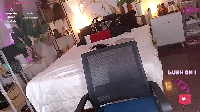 Lolitaloove69 online show from February 12, 12:54 am