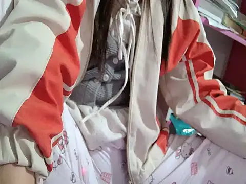 Snapshot of LunoChucki chatting on December 17, 1:49 pm LunoChucki online show from December 17, 1:49 pm