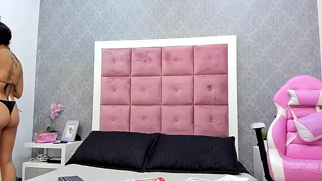 ailenaranda online show from November 24, 12:38 pm