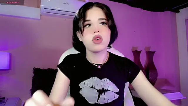 ClaudiaSophia online show from November 18, 11:35 am