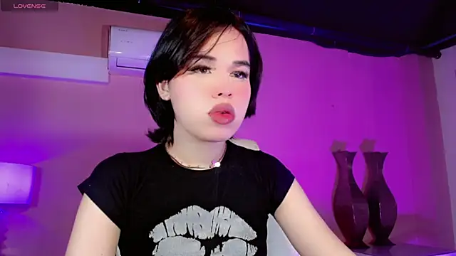 ClaudiaSophia online show from December 3, 11:31 am