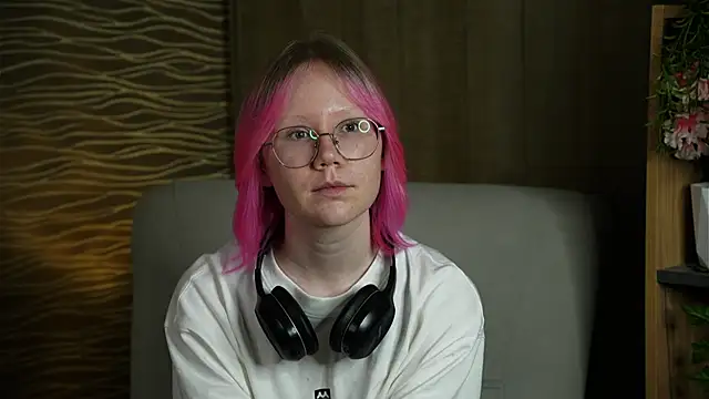 Snapshot of HanVertz chatting on November 1, 9:25 am HanVertz online show from November 1, 9:25 am