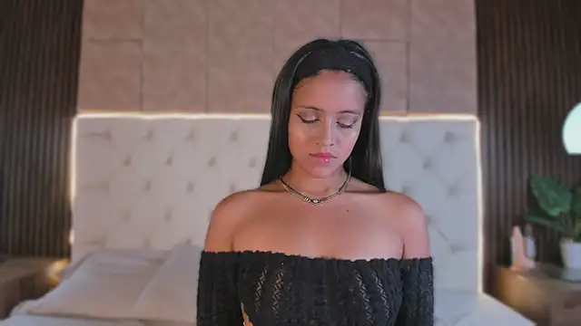 Snapshot of Camiila_rosse chatting on November 15, 7:40 pm Camiila rosse online show from November 15, 7:40 pm