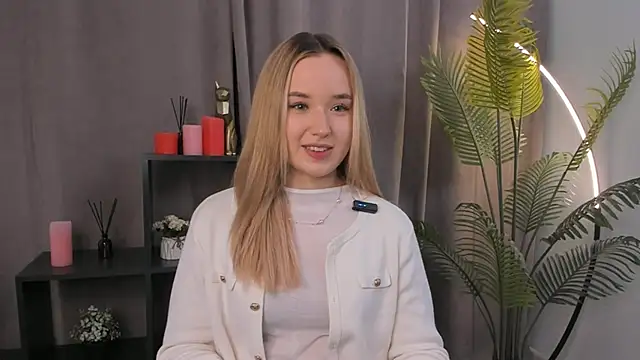 EveMcclearen online show from November 3, 7:24 am