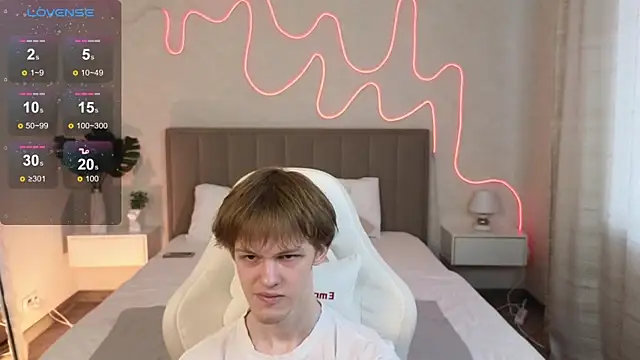 Fakeangel87 online show from November 5, 8:17 am