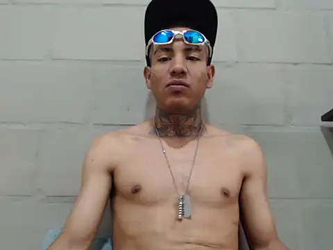 Strongercock online show from October 31, 8:05 pm