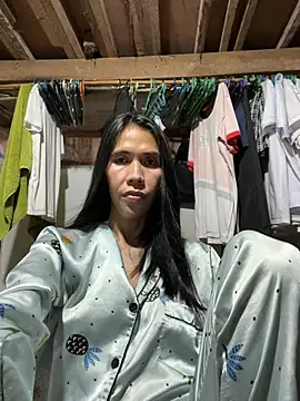 bellaUtops online show from August 8, 2:46 pm
