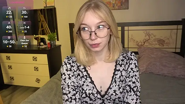 Snapshot of ShanelTunon chatting on November 7, 8:02 pm ShanelTunon online show from November 7, 8:02 pm