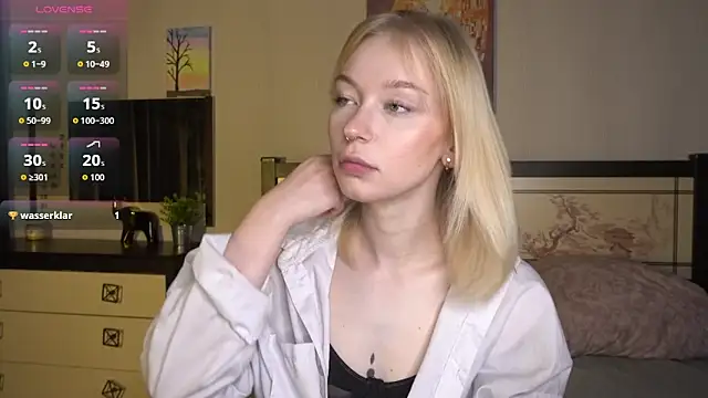 Snapshot of ShanelTunon chatting on November 13, 8:13 pm ShanelTunon online show from November 13, 8:13 pm